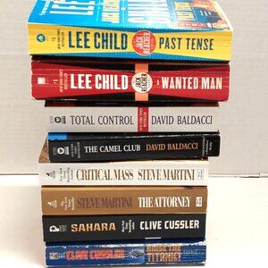Mixed Lot of 8 Paperback novels Crime Suspense Thriller Baldacci, Martini, Child